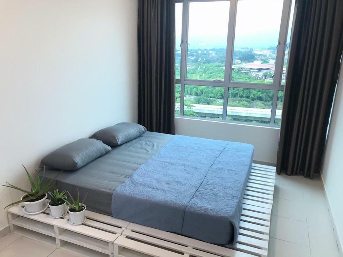 Zizz Homestay - The Pallet Home Петалинг-Джая Экстерьер фото